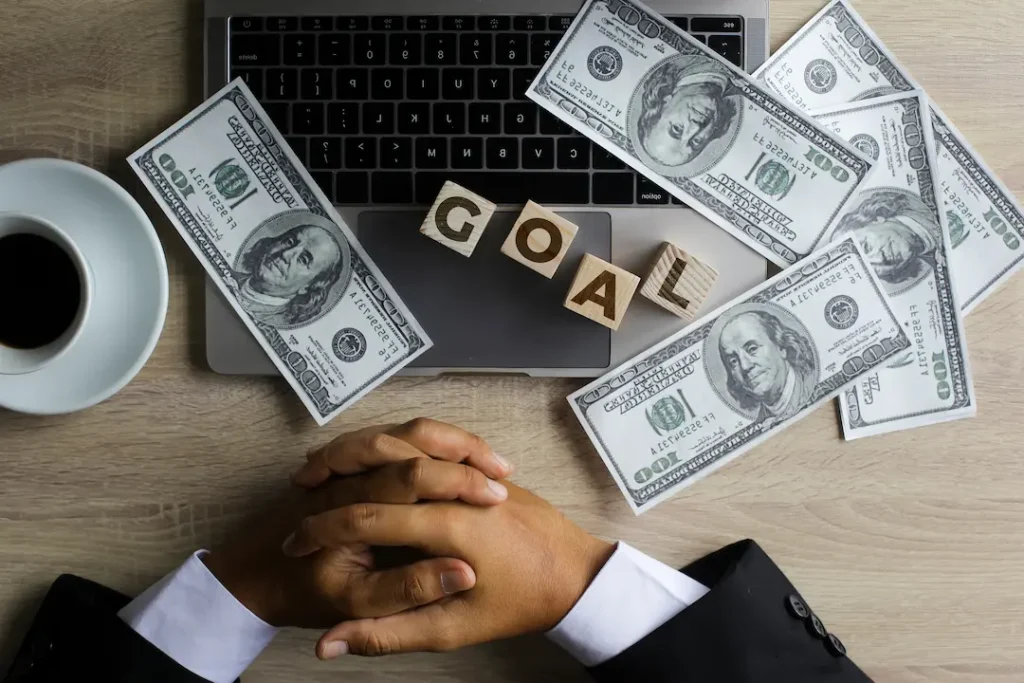 Cómo fijar metas financieras realistas y cumplirlas