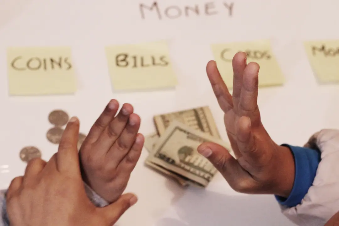 Cómo tomar mejores decisiones financieras usando la psicología del dinero